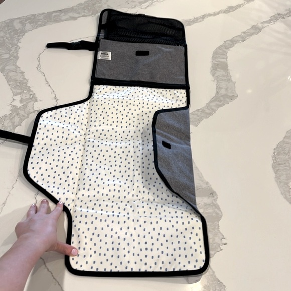 Skip Hop Pronto Baby Changing Station - Picture 1 of 7